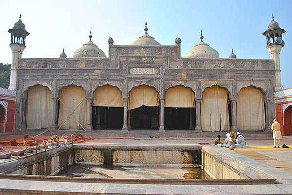 Chiniot Mosque 
